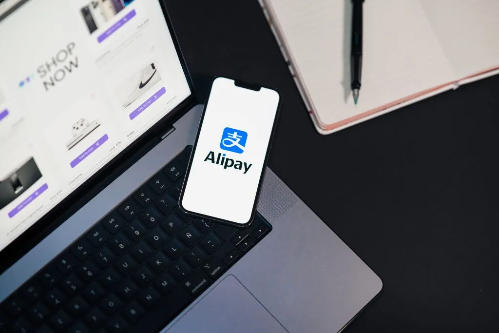 Paying with the Alipay app in China