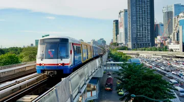 Best Area to Stay in Bangkok with Kids: Near Train Stations and Malls