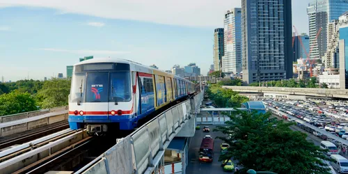 Best Area to Stay in Bangkok with Kids: Near Train Stations and Malls